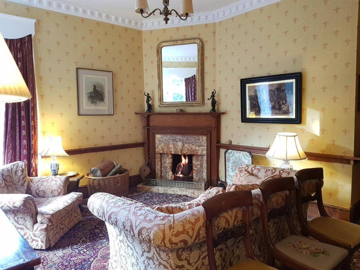 Cambus O' May Traditional Highland Hotel Баллатер Екстер'єр фото