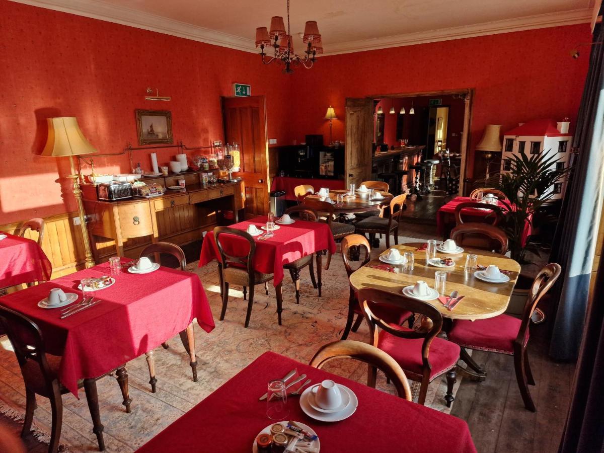 Cambus O' May Traditional Highland Hotel Баллатер Екстер'єр фото