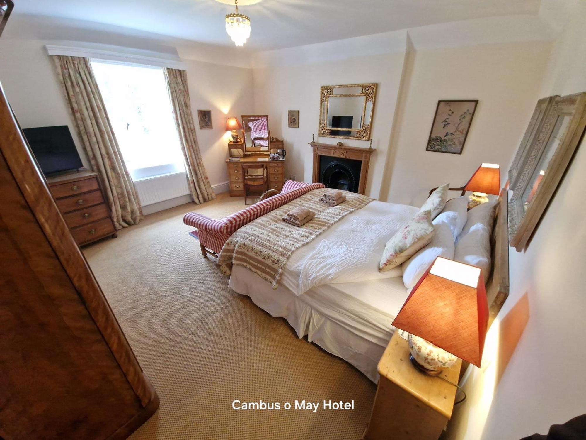 Cambus O' May Traditional Highland Hotel Баллатер Екстер'єр фото