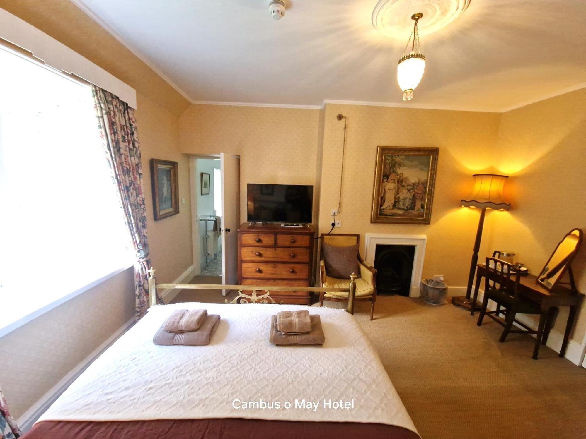 Cambus O' May Traditional Highland Hotel Баллатер Екстер'єр фото