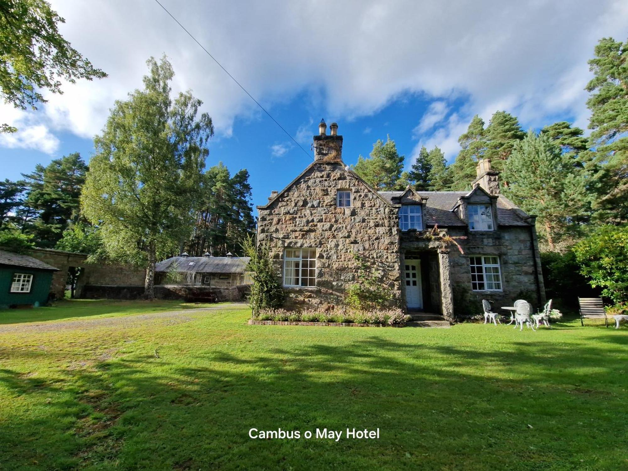 Cambus O' May Traditional Highland Hotel Баллатер Екстер'єр фото