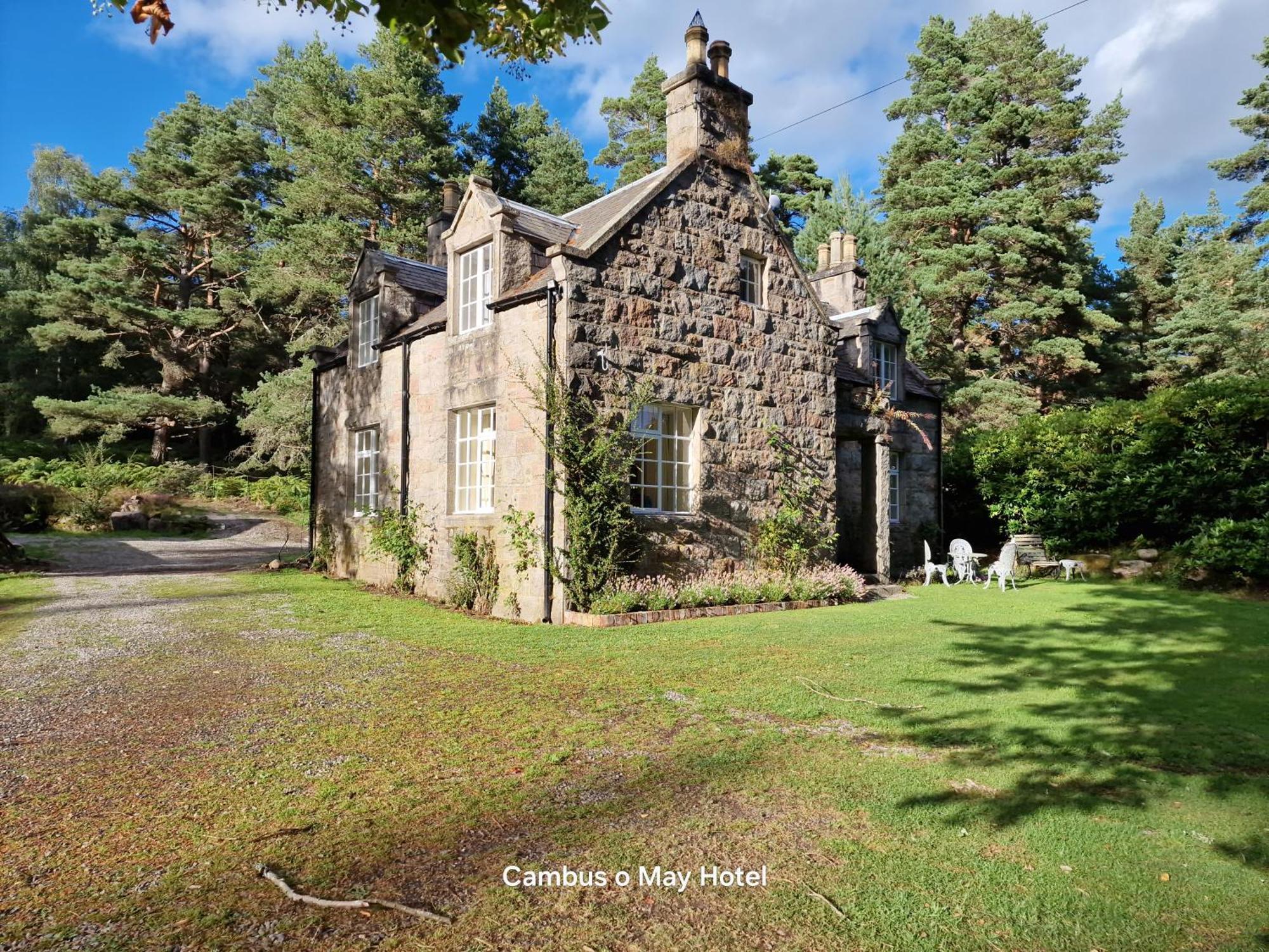 Cambus O' May Traditional Highland Hotel Баллатер Екстер'єр фото