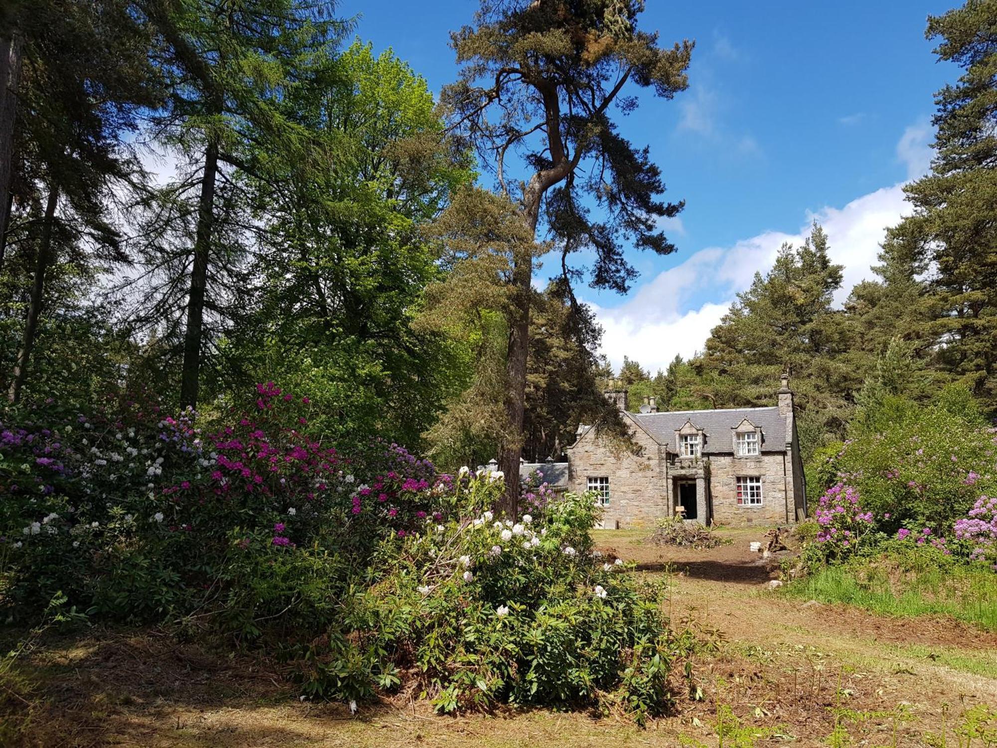 Cambus O' May Traditional Highland Hotel Баллатер Екстер'єр фото