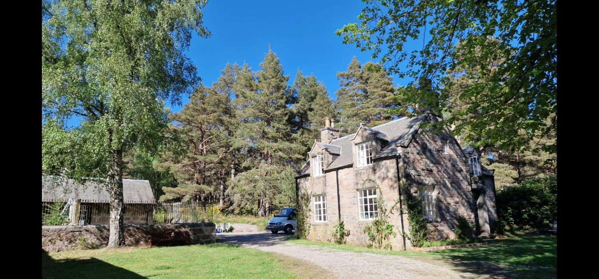 Cambus O' May Traditional Highland Hotel Баллатер Номер фото